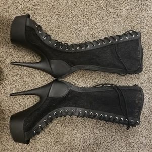 Sexy lace boots